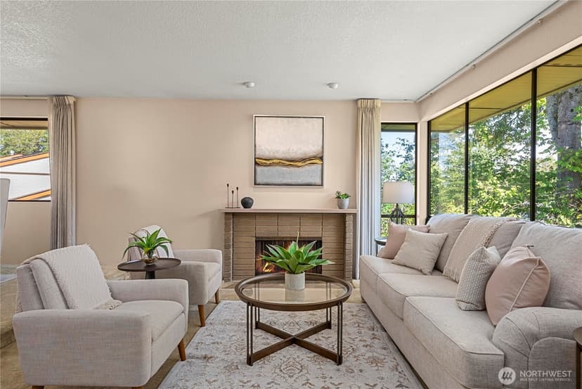 Property photo for 17326 NE 18th Place, Bellevue photo 4