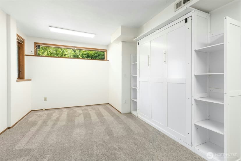 Property photo for 4917 Ocean Avenue, Everett photo 12