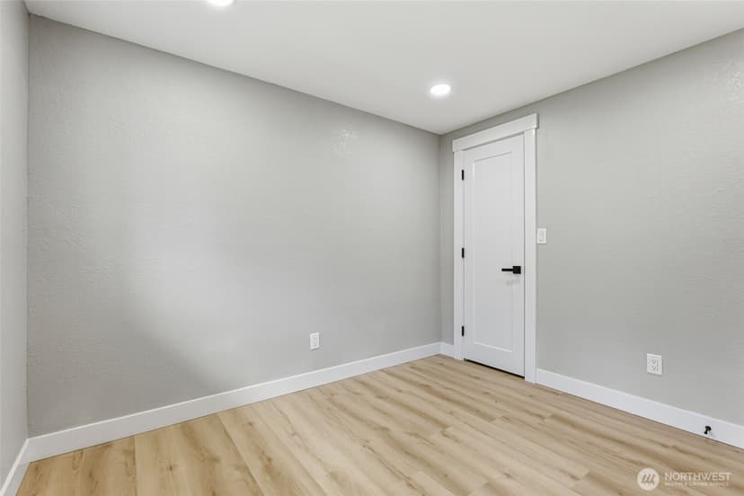 Property photo for 14402 Washington Avenue SW #4, Lakewood photo 17