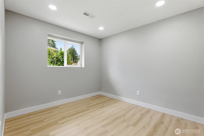Property photo for 14402 Washington Avenue SW #4, Lakewood photo 15