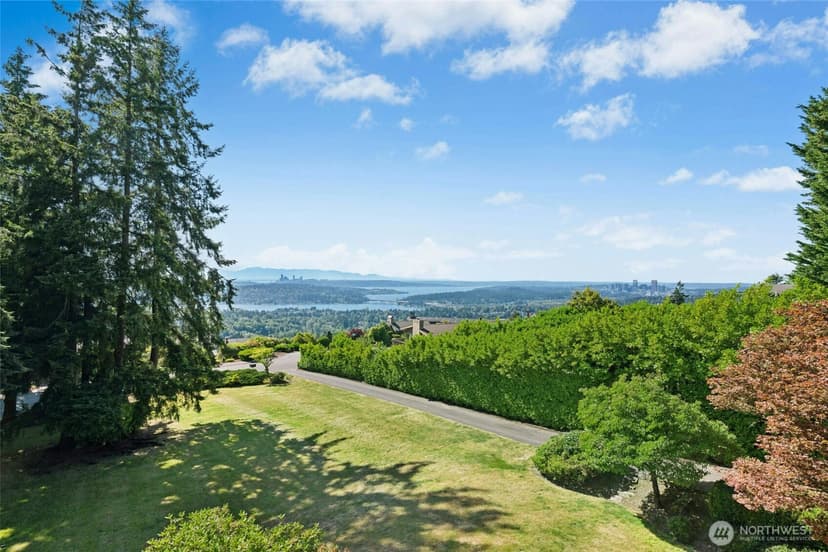 Property photo for 4736 Somerset Avenue SE, Bellevue