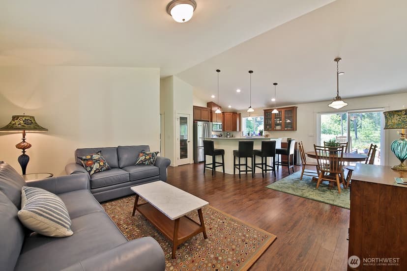 Property photo for 6545 Cultus Bay Road, Clinton photo 11