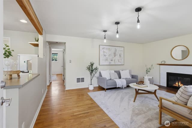 Property photo for 7752 17th Avenue SW, Seattle photo 5