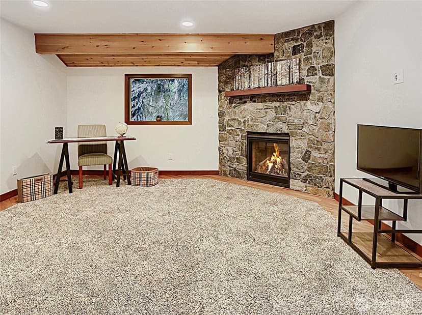 Property photo for 13020 Squak Mountain Road SE, Issaquah photo 28