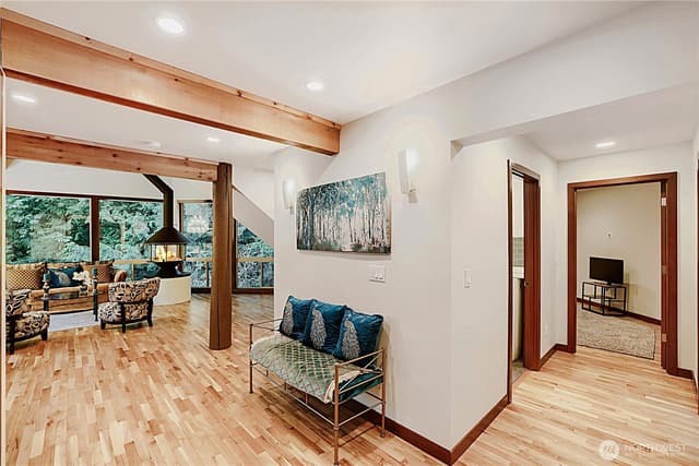Property photo for 13020 Squak Mountain Road SE, Issaquah photo 4
