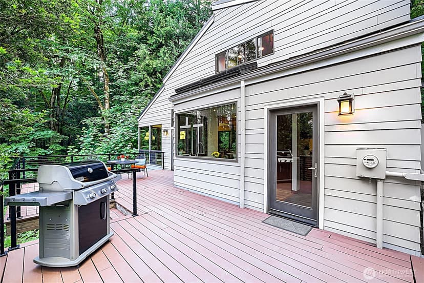 Property photo for 13020 Squak Mountain Road SE, Issaquah photo 32