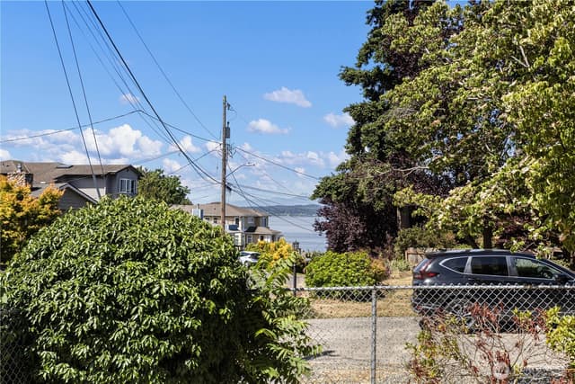 Property photo for 2410 NW 198th St, Shoreline photo 3