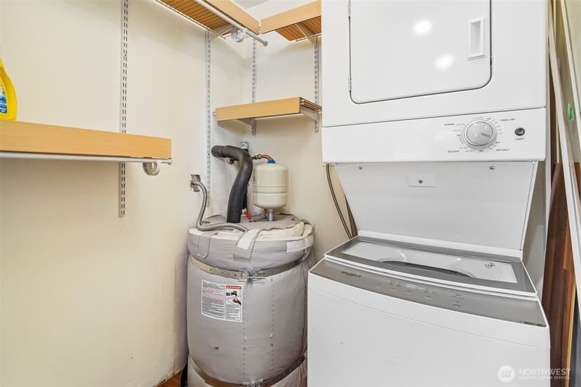 Property photo for 901 5th Avenue N #107, Seattle photo 13