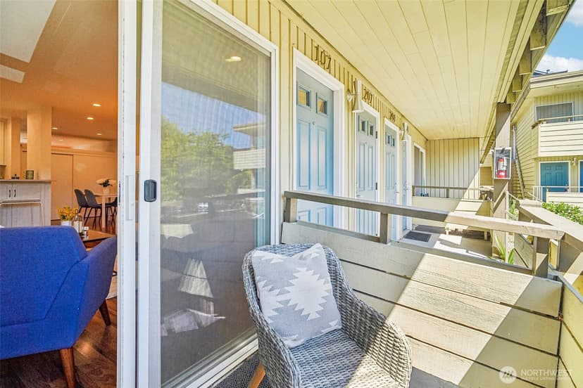 Property photo for 901 5th Avenue N #107, Seattle photo 15
