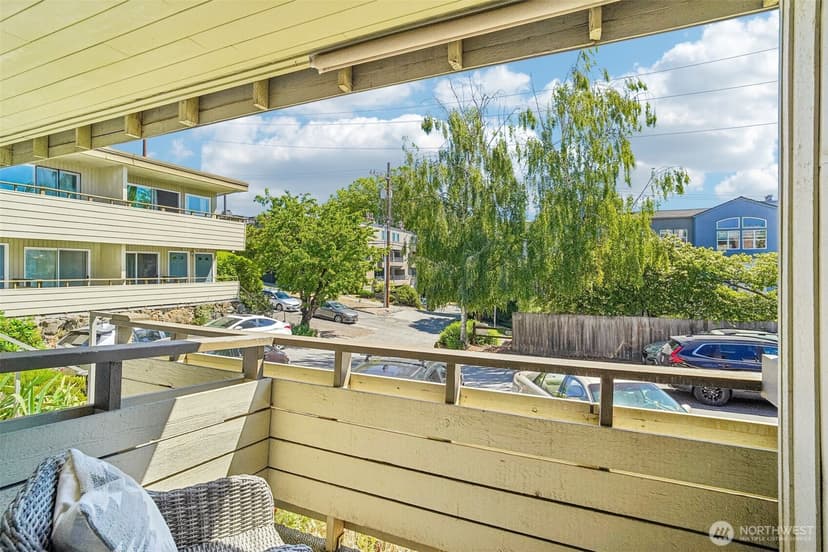 Property photo for 901 5th Avenue N #107, Seattle photo 14