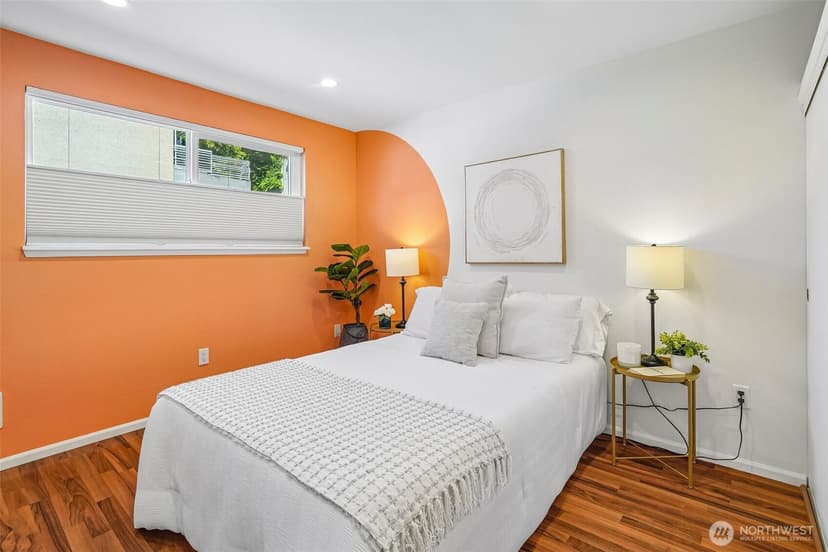 Property photo for 901 5th Avenue N #107, Seattle photo 11