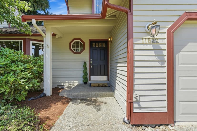 Property photo for 11822 37th Drive SE, Everett photo 3