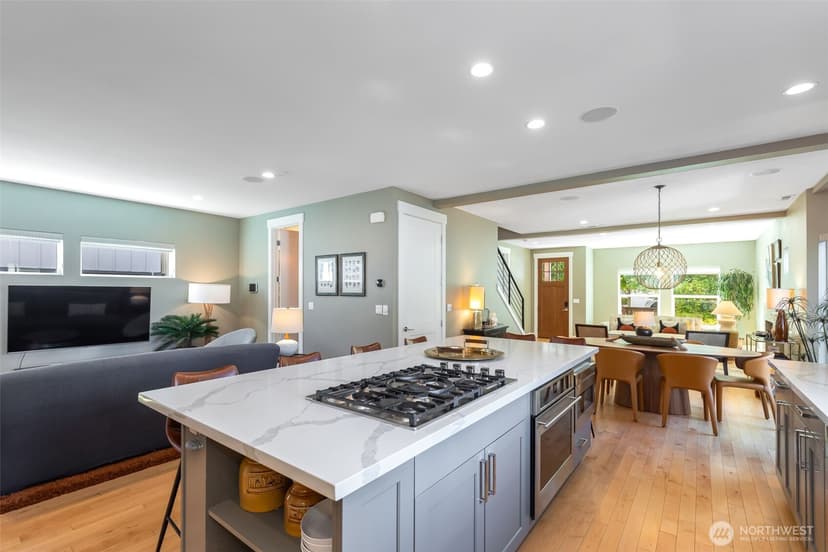 Property photo for 6916 Flora Avenue S, Seattle photo 8