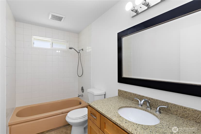 Property photo for 230 105th Avenue SE, Bellevue photo 14