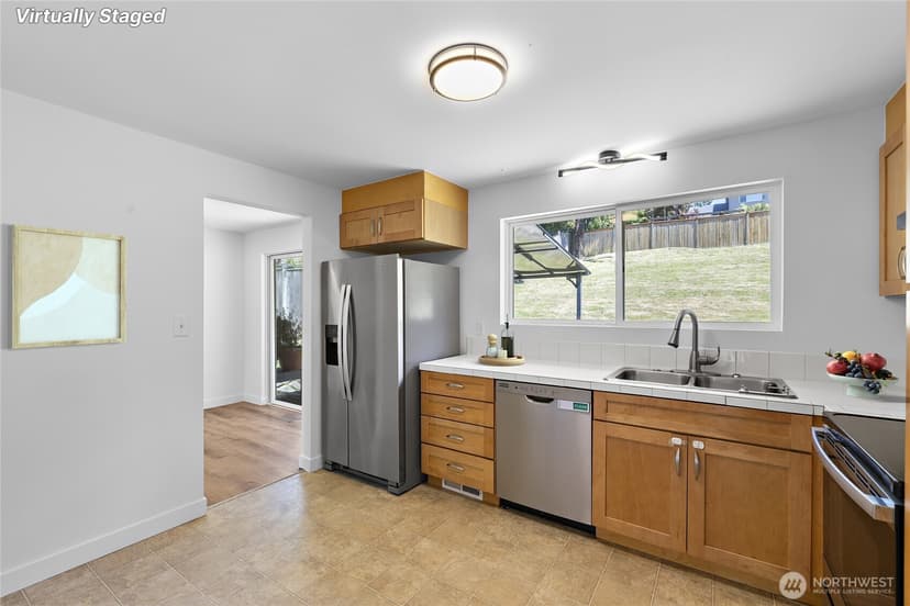 Property photo for 230 105th Avenue SE, Bellevue photo 7