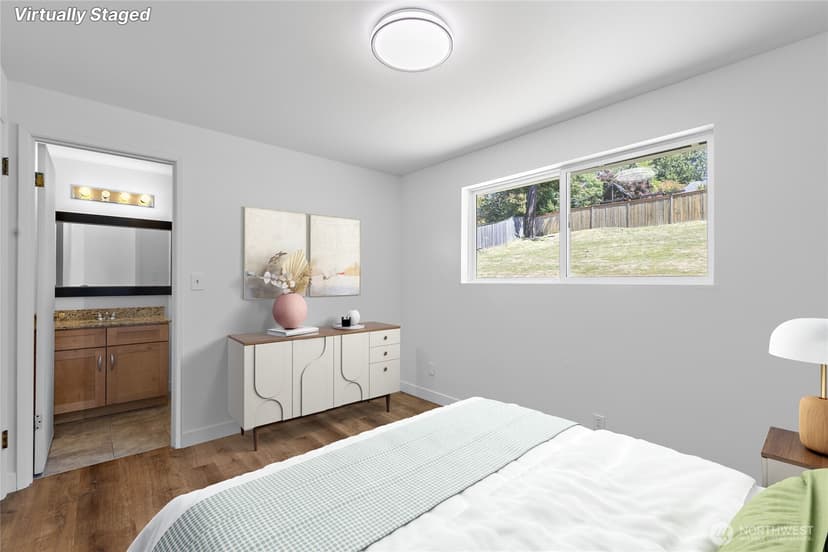 Property photo for 230 105th Avenue SE, Bellevue photo 10