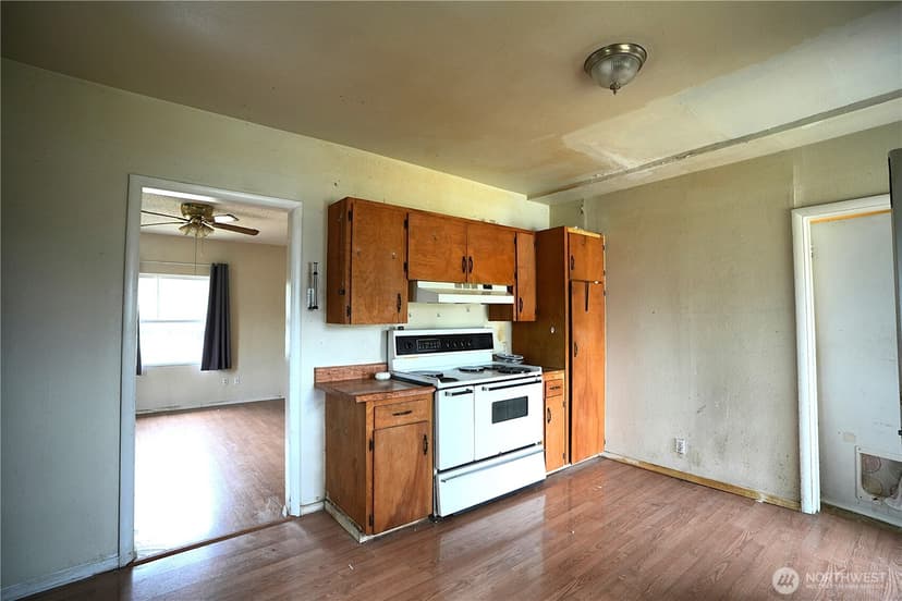 Property photo for 4508 S Lawrence Street, Tacoma photo 5