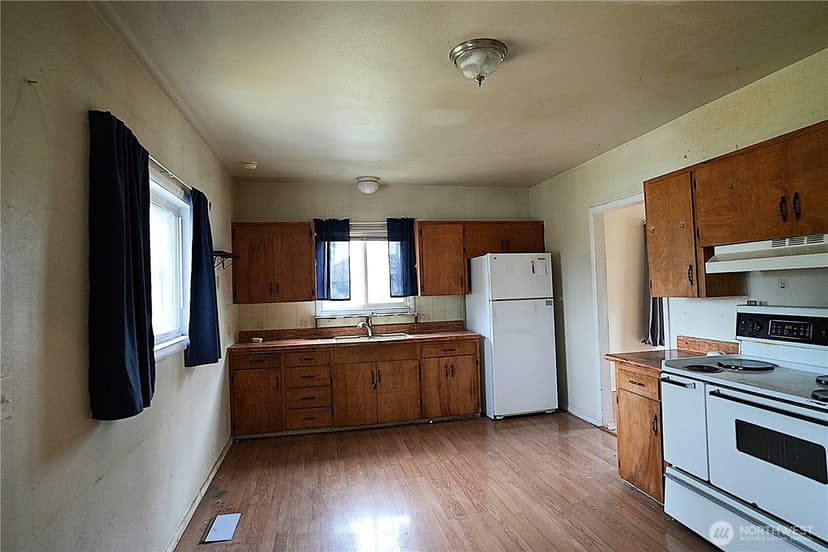 Property photo for 4508 S Lawrence Street, Tacoma photo 6