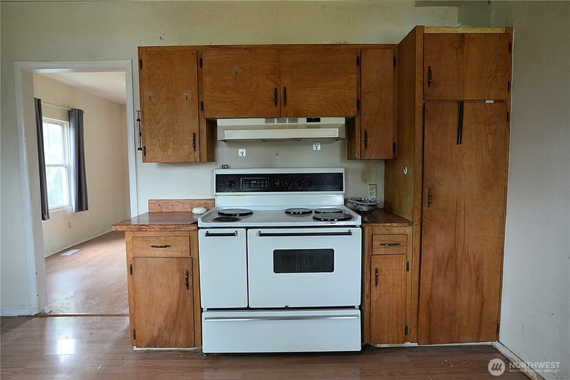 Property photo for 4508 S Lawrence Street, Tacoma photo 8