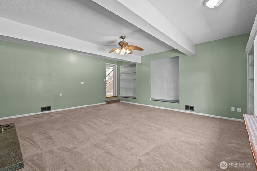 Property photo for 7826 Agate Drive SW, Lakewood photo 7