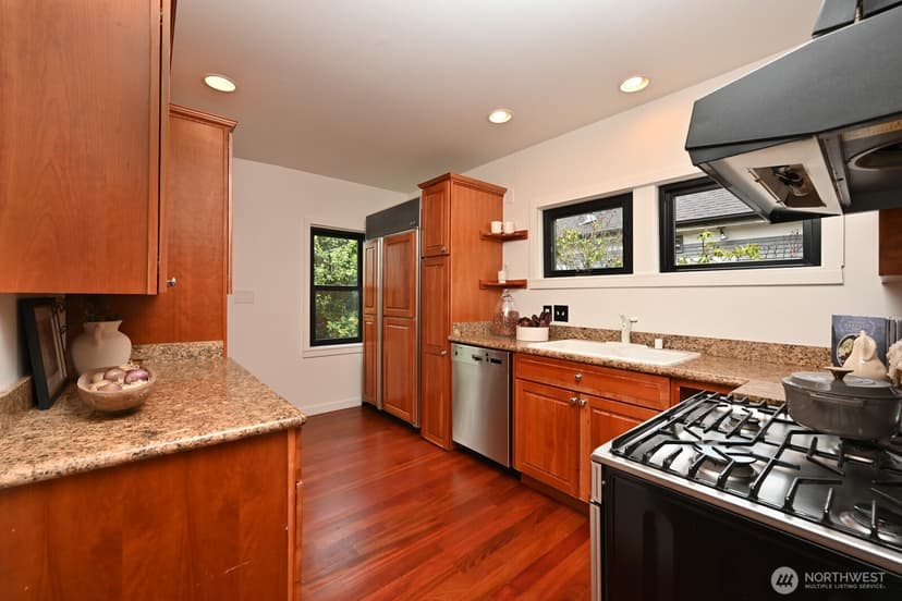 Property photo for 1543 31st Avenue S, Seattle photo 13