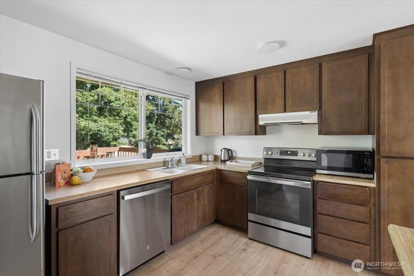 Property photo for 20819 53rd Avenue W, Lynnwood photo 8