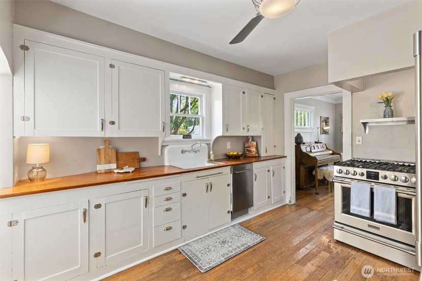 Property photo for 1920 16th Street, Everett photo 14