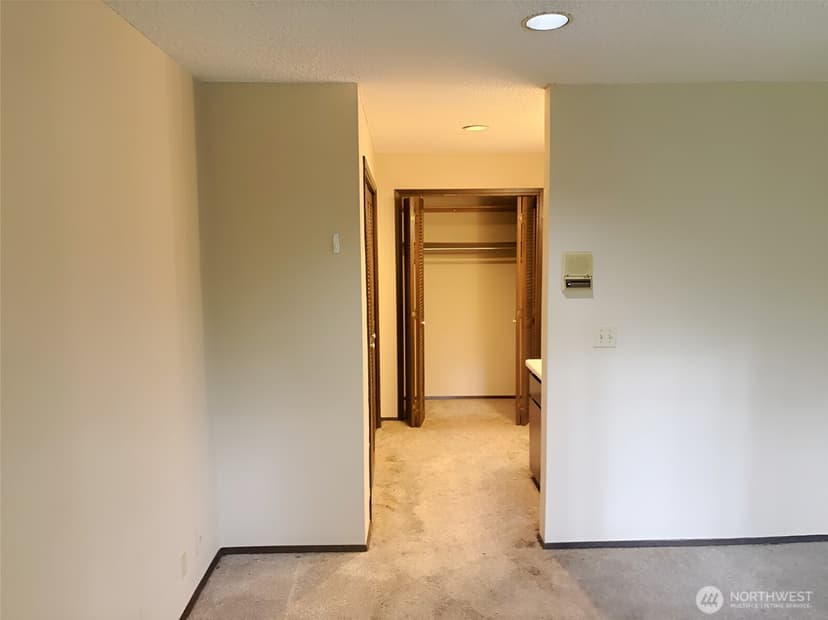 Property photo for 24404 SE Mirrormont Boulevard, Issaquah photo 22