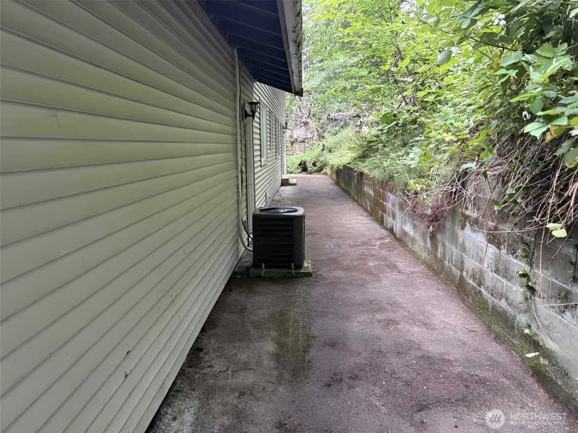 Property photo for 24404 SE Mirrormont Boulevard, Issaquah photo 35