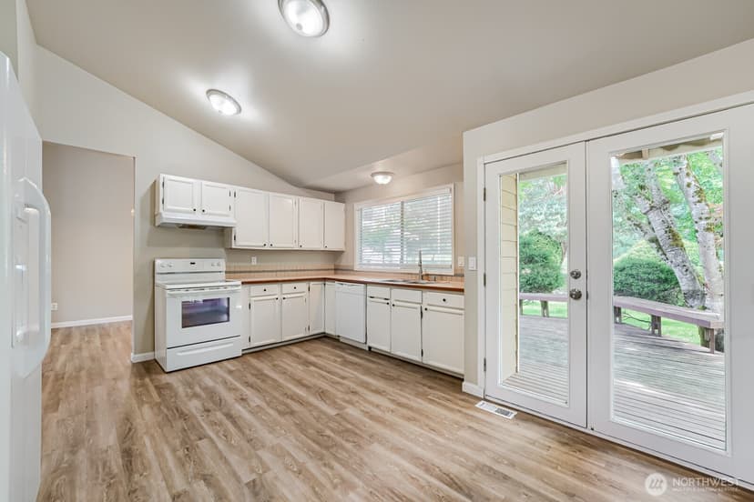 Property photo for 22206 SE 250th Street, Maple Valley photo 12