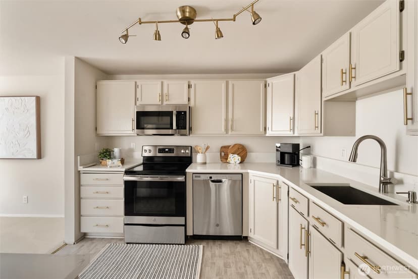Property photo for 8720 Phinney Avenue N #21, Seattle photo 10