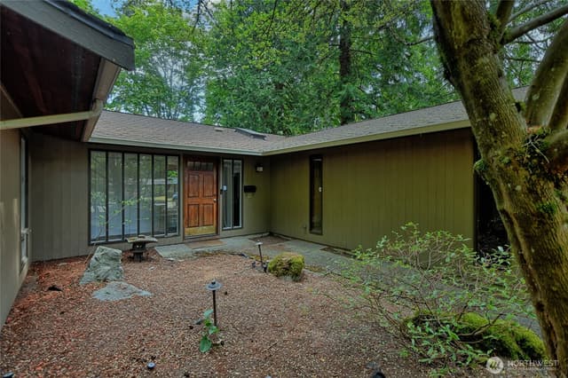 Property photo for 8808 SE 54th SE, Mercer Island photo 4