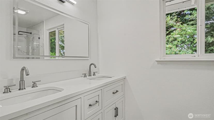 Property photo for 9605 132nd Street, Kirkland photo 10