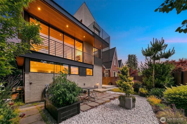 Property photo for 7516 E Green Lake Drive N, Seattle photo 2