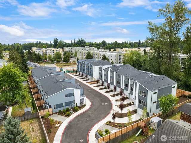 Property photo for 1518 Hollow Dale Place #E, Everett