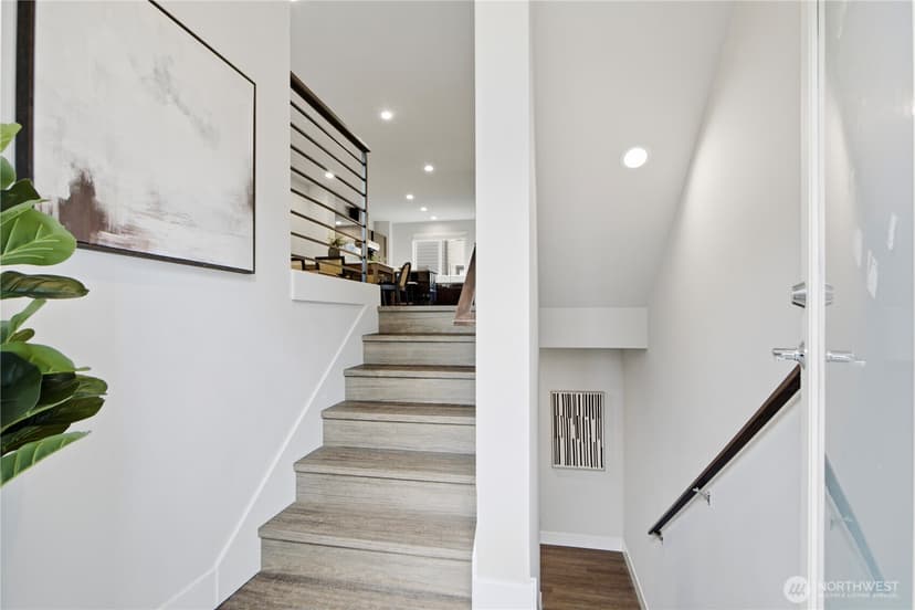 Property photo for 522 Glacier Walk SE, Sammamish photo 3