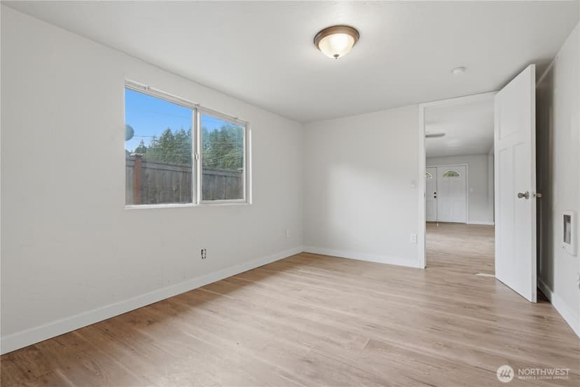 Property photo for 1126 Poindexter Avenue W, Bremerton photo 13