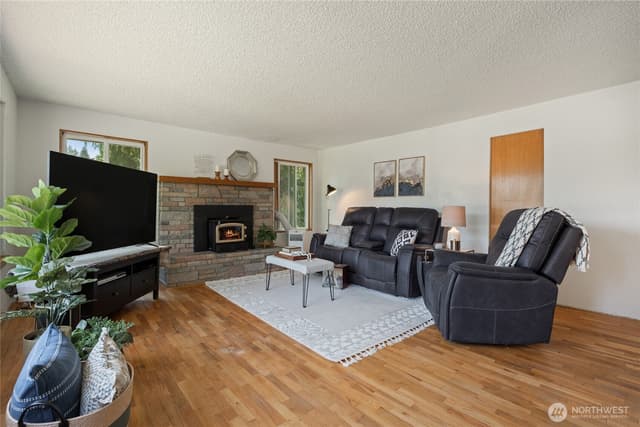 Property photo for 14839 4th Avenue S, Burien photo 3