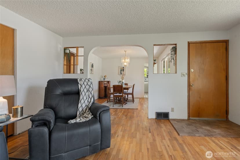 Property photo for 14839 4th Avenue S, Burien photo 6