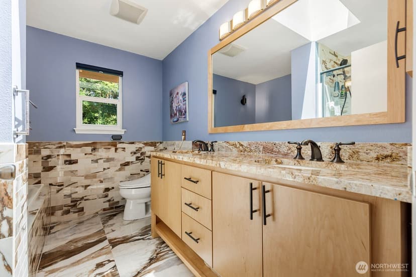 Property photo for 16314 3rd Avenue NE, Duvall photo 15