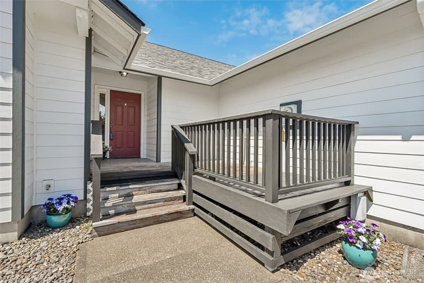 Property photo for 605 E Chance A La Mer NE, Ocean Shores photo 3