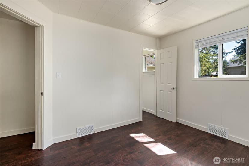 Property photo for 6350 Brighton Beach Road, Clinton photo 20