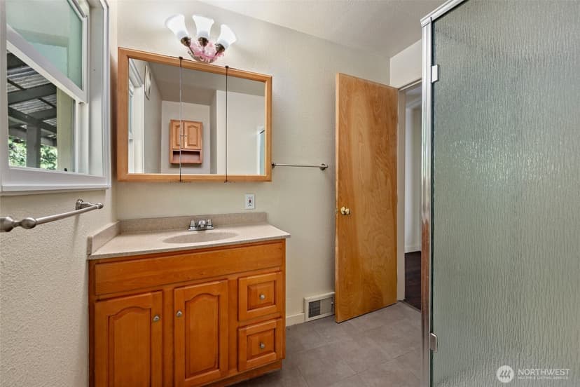 Property photo for 6350 Brighton Beach Road, Clinton photo 19