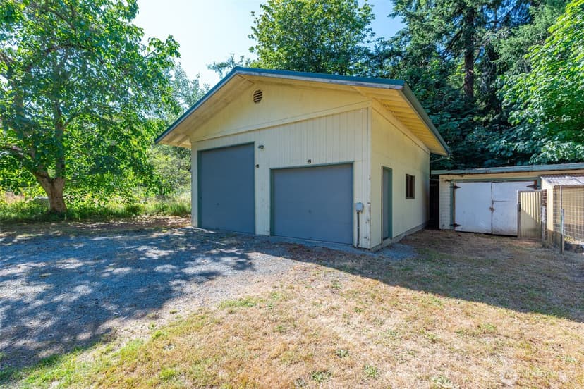 Property photo for 6350 Brighton Beach Road, Clinton photo 32