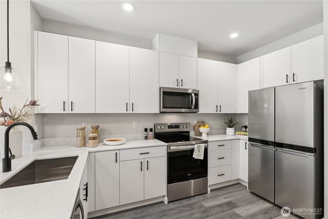 Property photo for 16830 20th Avenue W #F6, Lynnwood photo 5