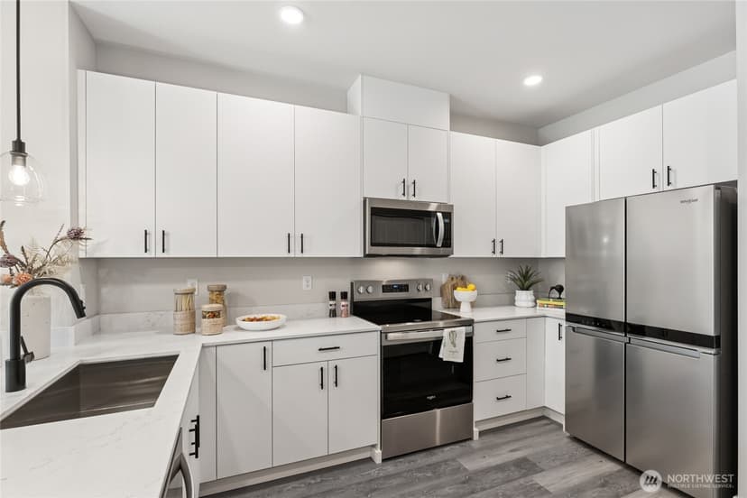 Property photo for 16830 20th Avenue W #F6, Lynnwood photo 5