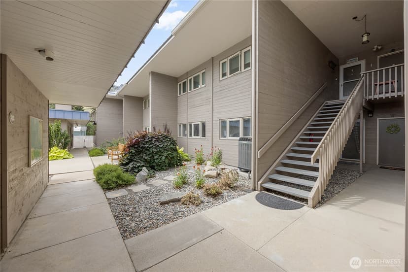 Property photo for 301 S 3rd Street #3, Chelan photo 5