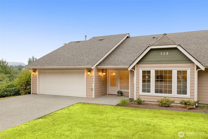 Property photo for 22760 SE 43rd Court #2617, Issaquah photo 8