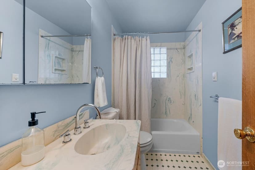 Property photo for 5508 31st Avenue NE, Seattle photo 11