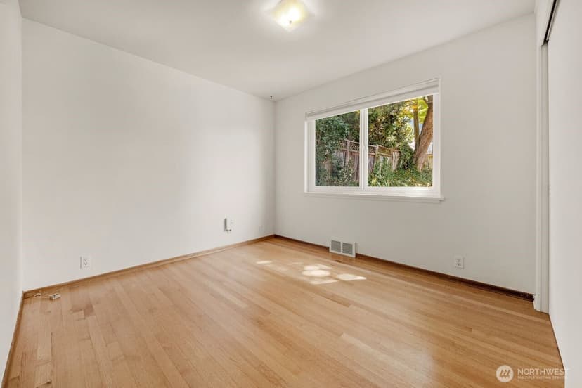 Property photo for 5508 31st Avenue NE, Seattle photo 21